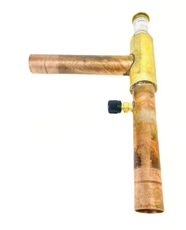 CRO crankcase pressure regulator valve in a suction line